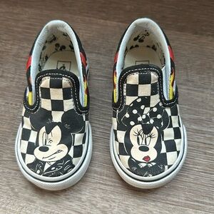 Baby/Toddler Disney Vans with Minnie and Mickey - size 4.5